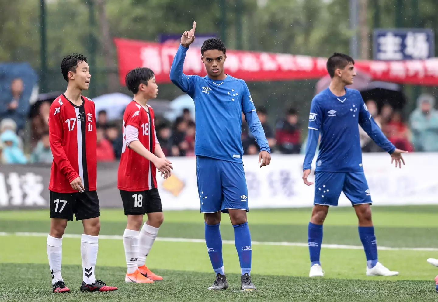 Ronaldinho's son playing for Cruzeiro in 2019. Image: Alamy