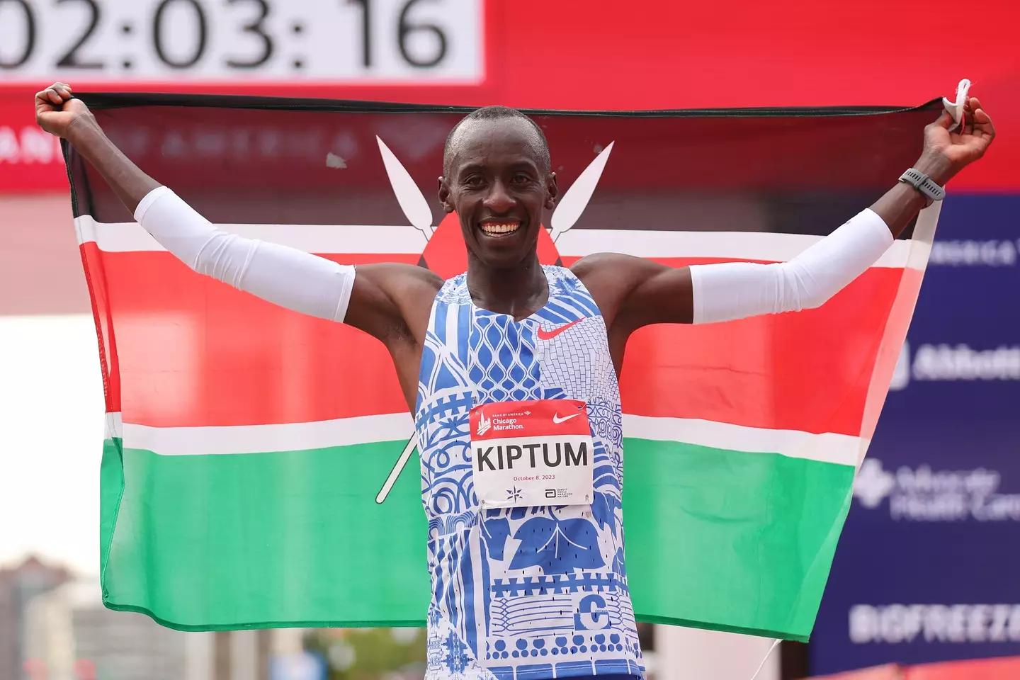 Kelvin Kiptum celebrates winning a race. Image: Getty