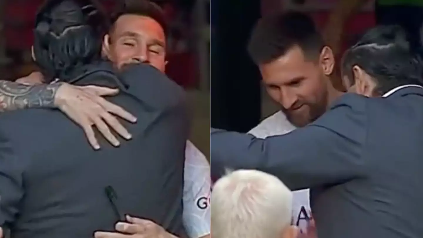 Lionel Messi becomes only the second player ever to be asked for autograph by Portuguese legend Paulo Futre