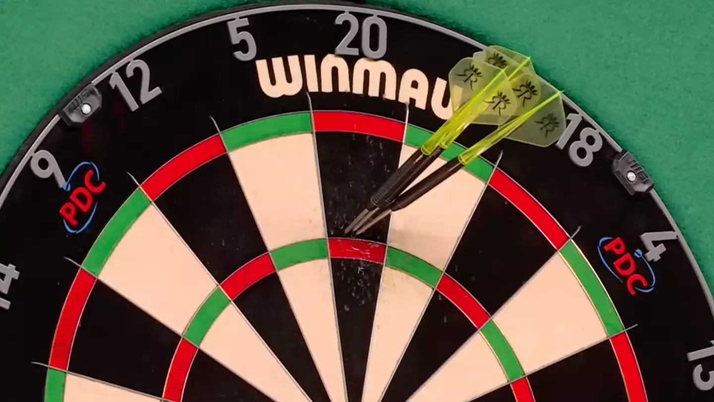 Darts Fans Spot Major Issue With Dartboard During World Championship Match