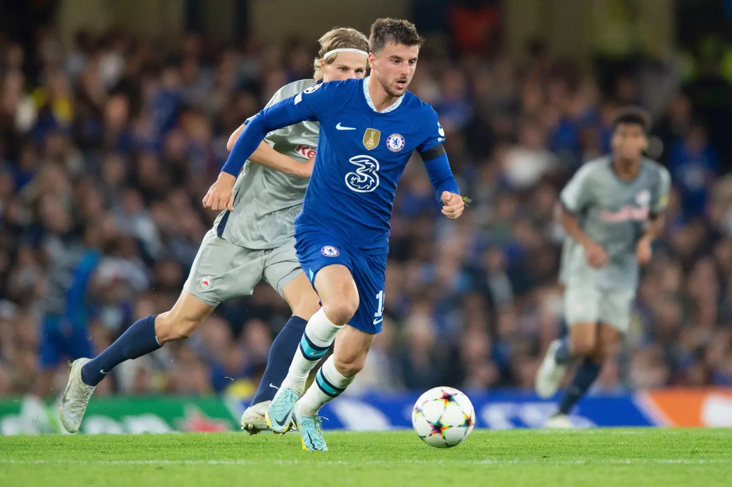 Mason Mount in Champions League action against FC Salzburg. (Alamy)