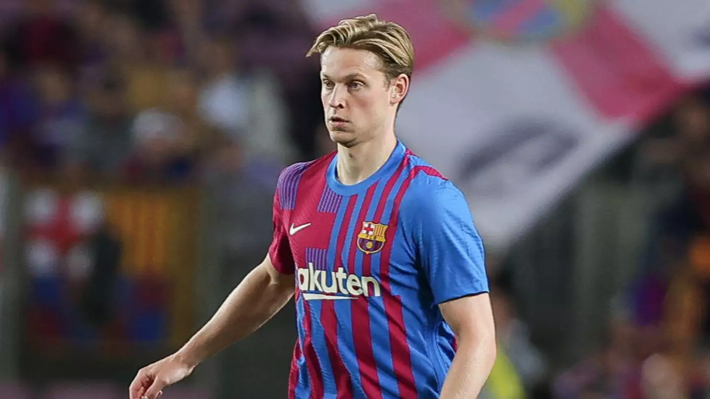 Chelsea are said to be monitoring Frenkie de Jong. (Alamy)