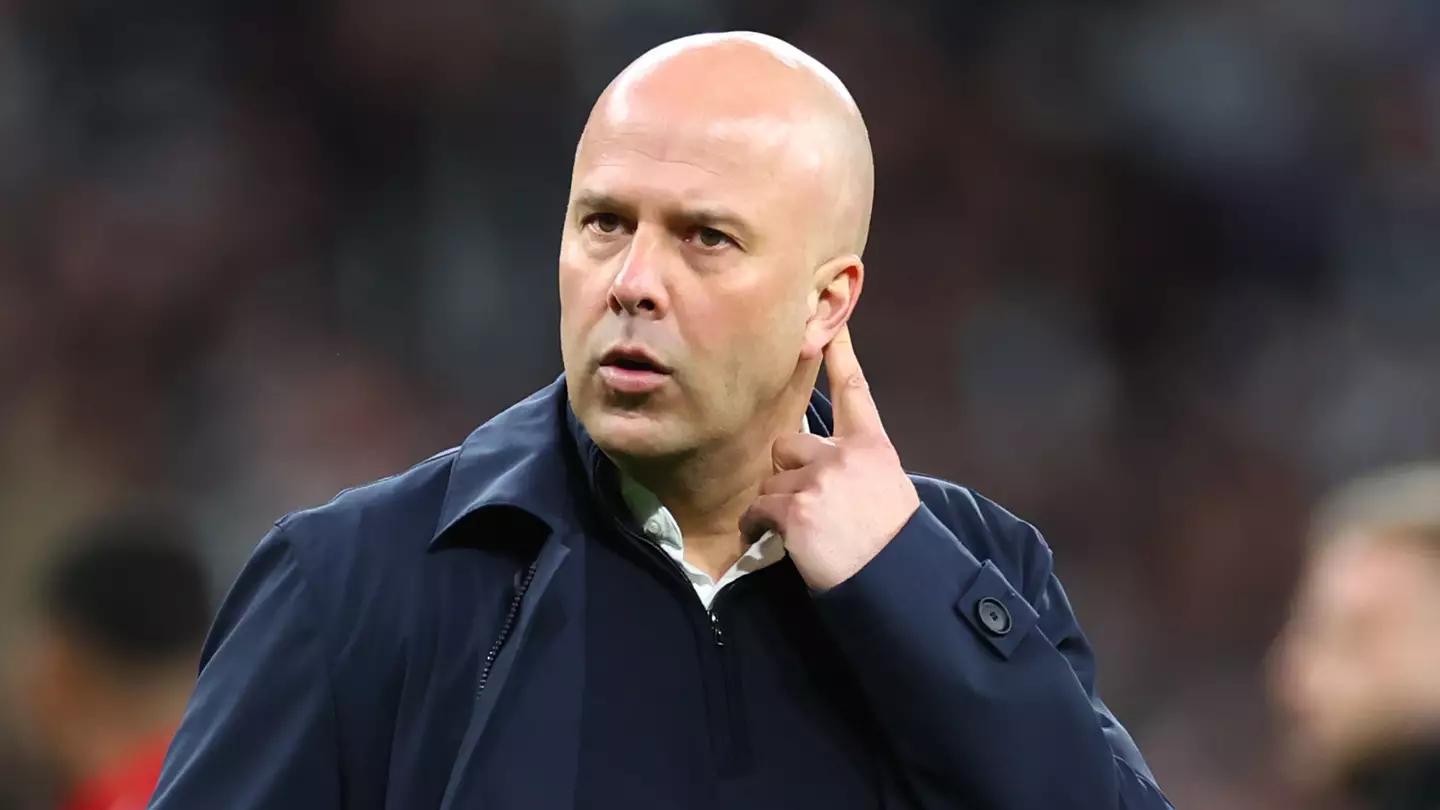 Arne Slot shows his true colours as fans spot what he did immediately after Carabao Cup final defeat