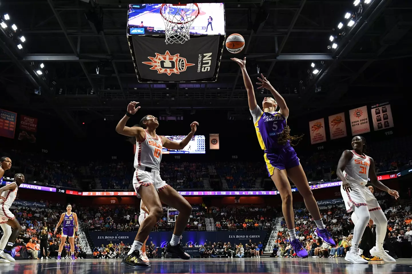 Shaquille O'Neal has suggested the WNBA lower the rims for more excitement. Image: Getty