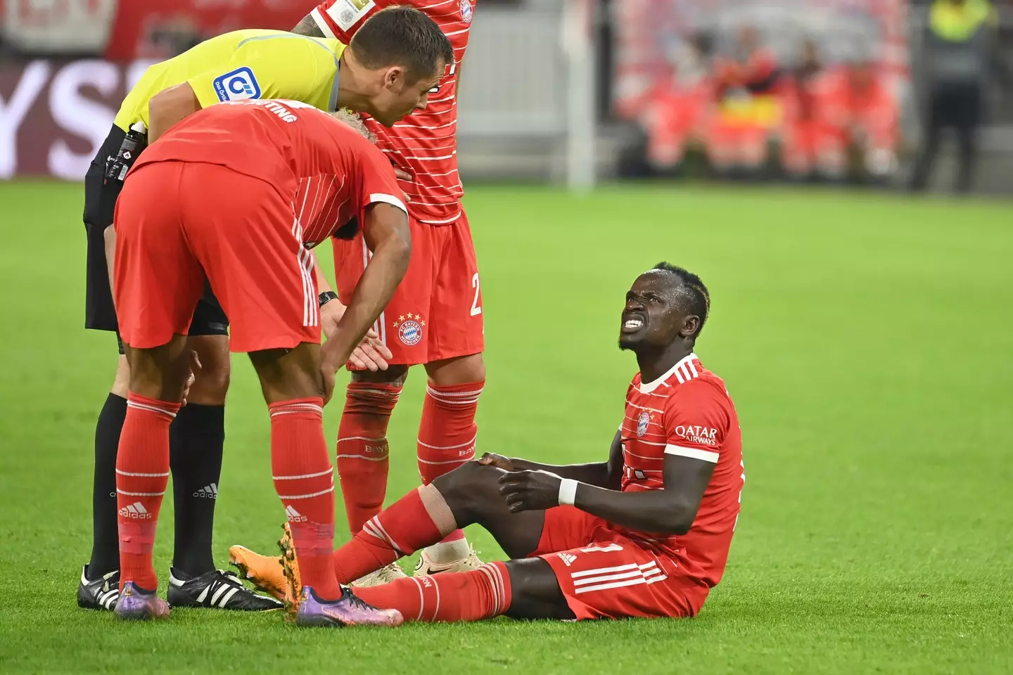 Sadio Mane grimaces as he suffers knock. Image: Alamy