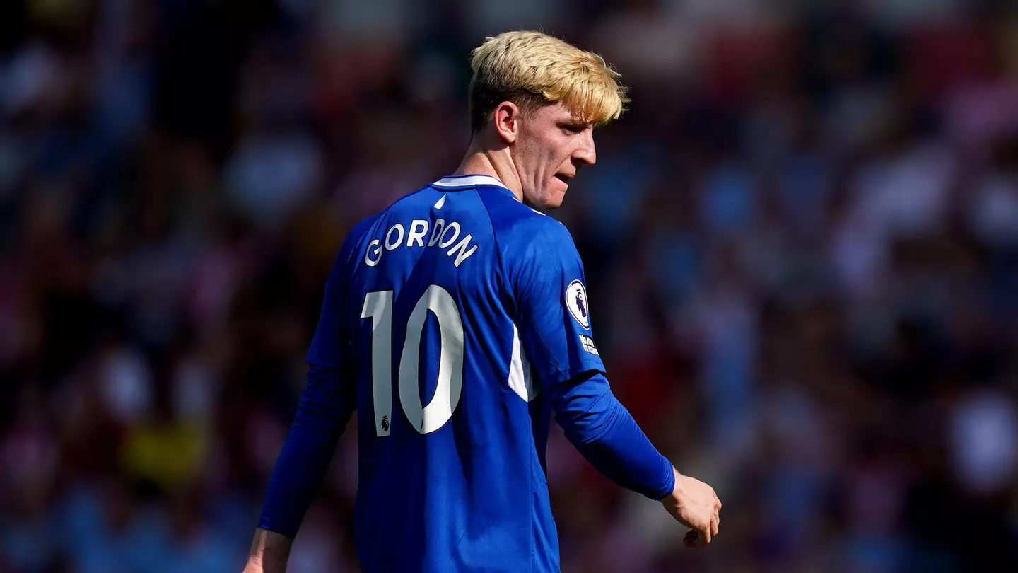 Anthony Gordon in Everton action. (Alamy)