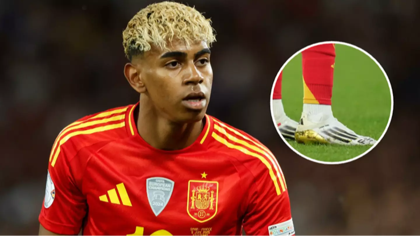 Lamine Yamal wears two other countries' flags on his boots when playing for Spain