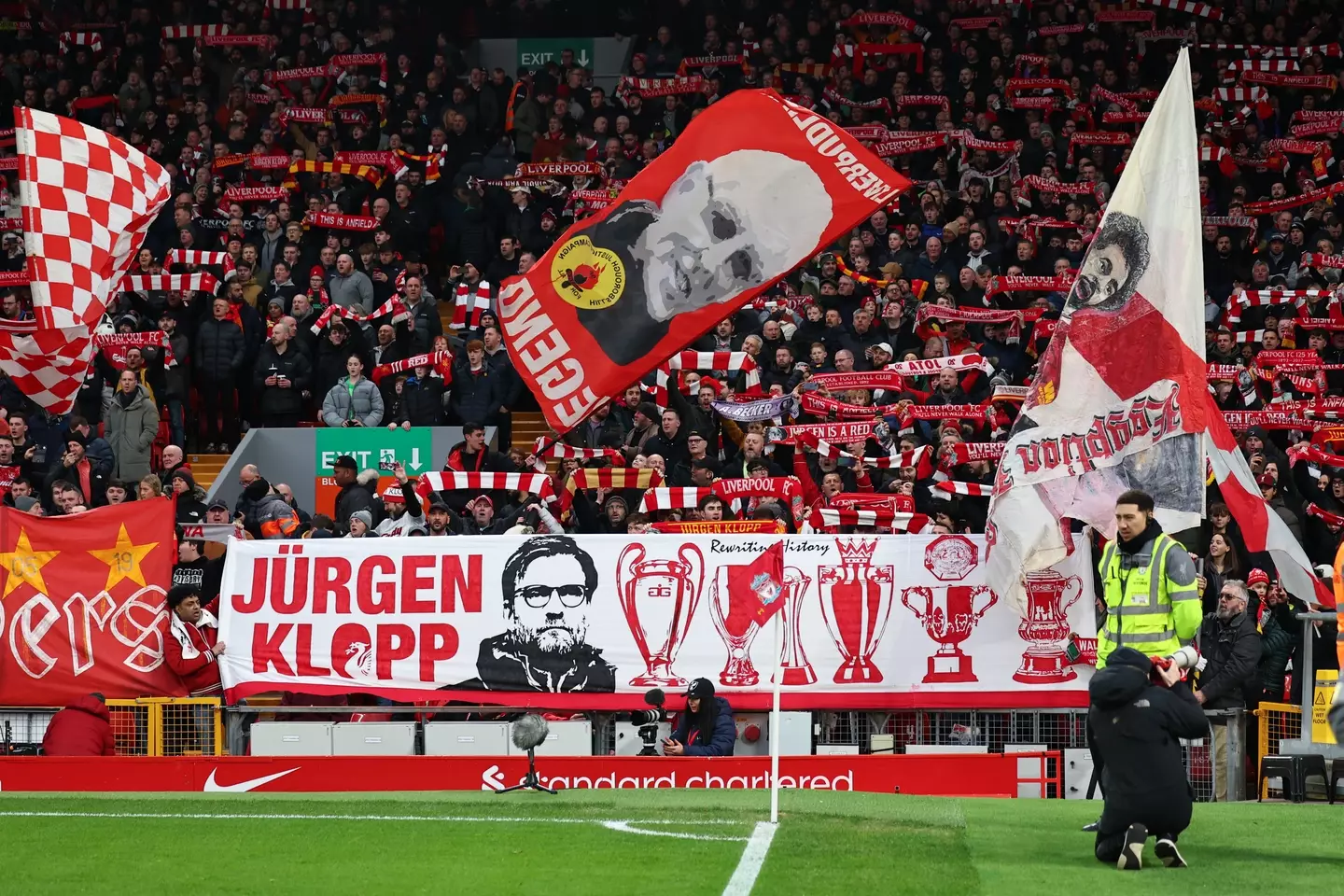 Klopp received a rousing reception ahead of kick-off (Getty)