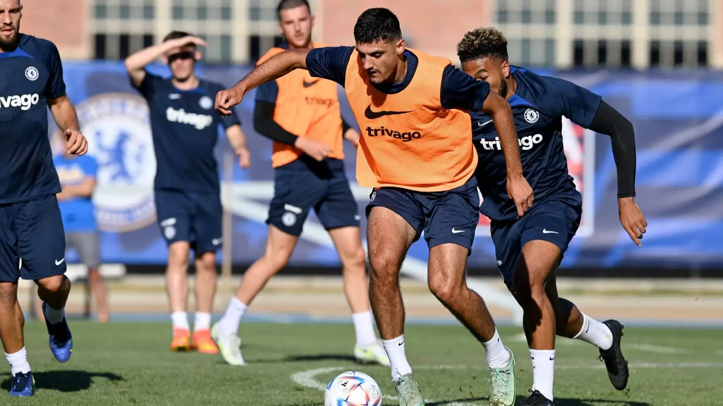 Armando Broja on the ball as Reece James runs after him. (Chelsea FC)