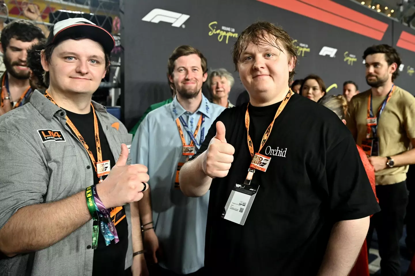 Lewis Capaldi was in attendance for the Singapore Grand Prix. Image: Getty