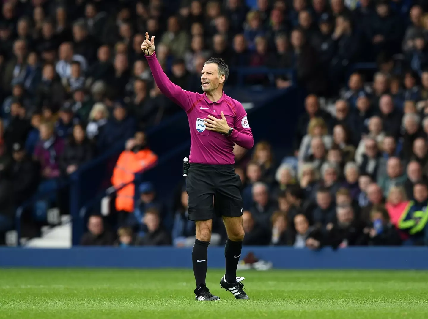 Mark Clattenburg refereeing a Premier League match. Image: Getty