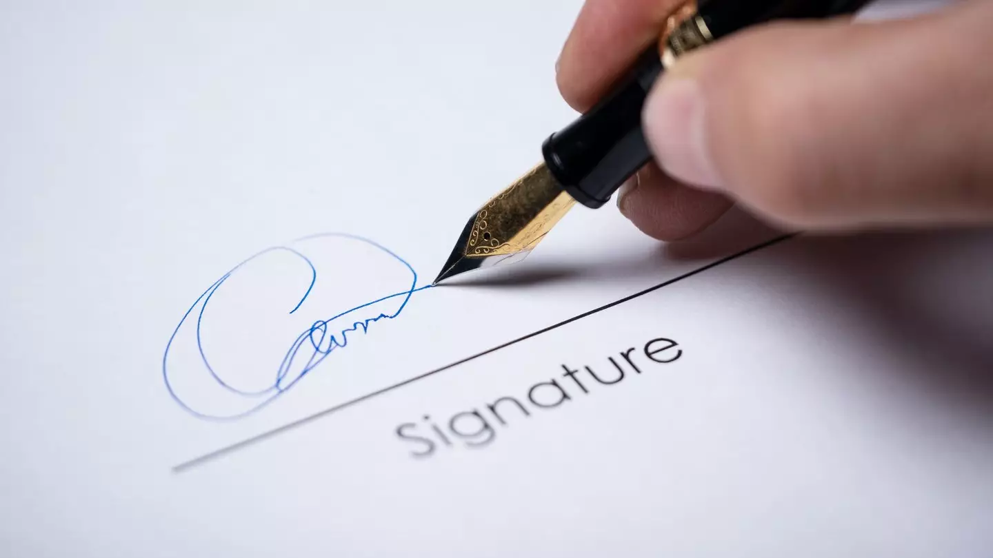 Club Missed Out on Deadline Day Signing After Player 'Forgot to Sign Contract'