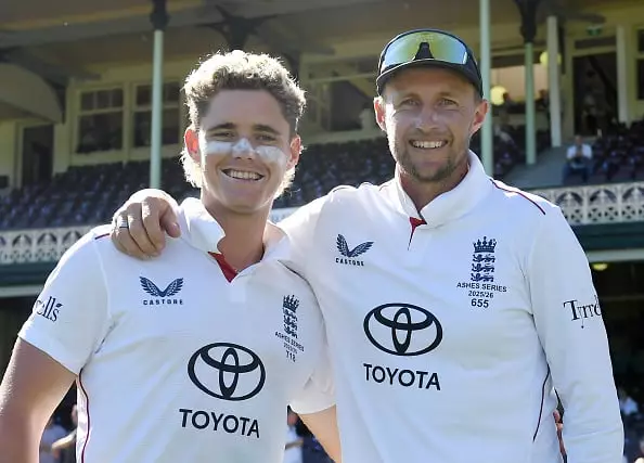 Jacob Bethell and Joe Root both scored centuries in Sydney (Image: Getty)