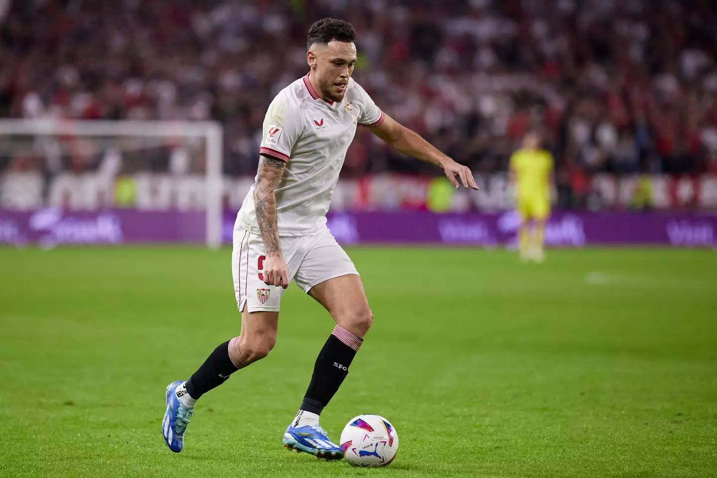 Ocampos playing for Sevilla. (Image