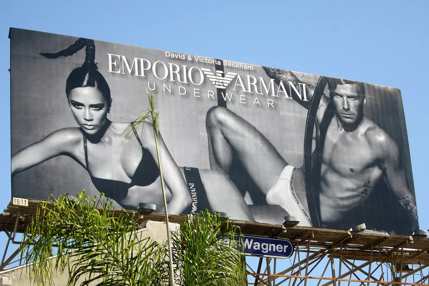 Victoria Beckham and Victoria Beckham posed together in a famous Armani underwear advert in 2007.