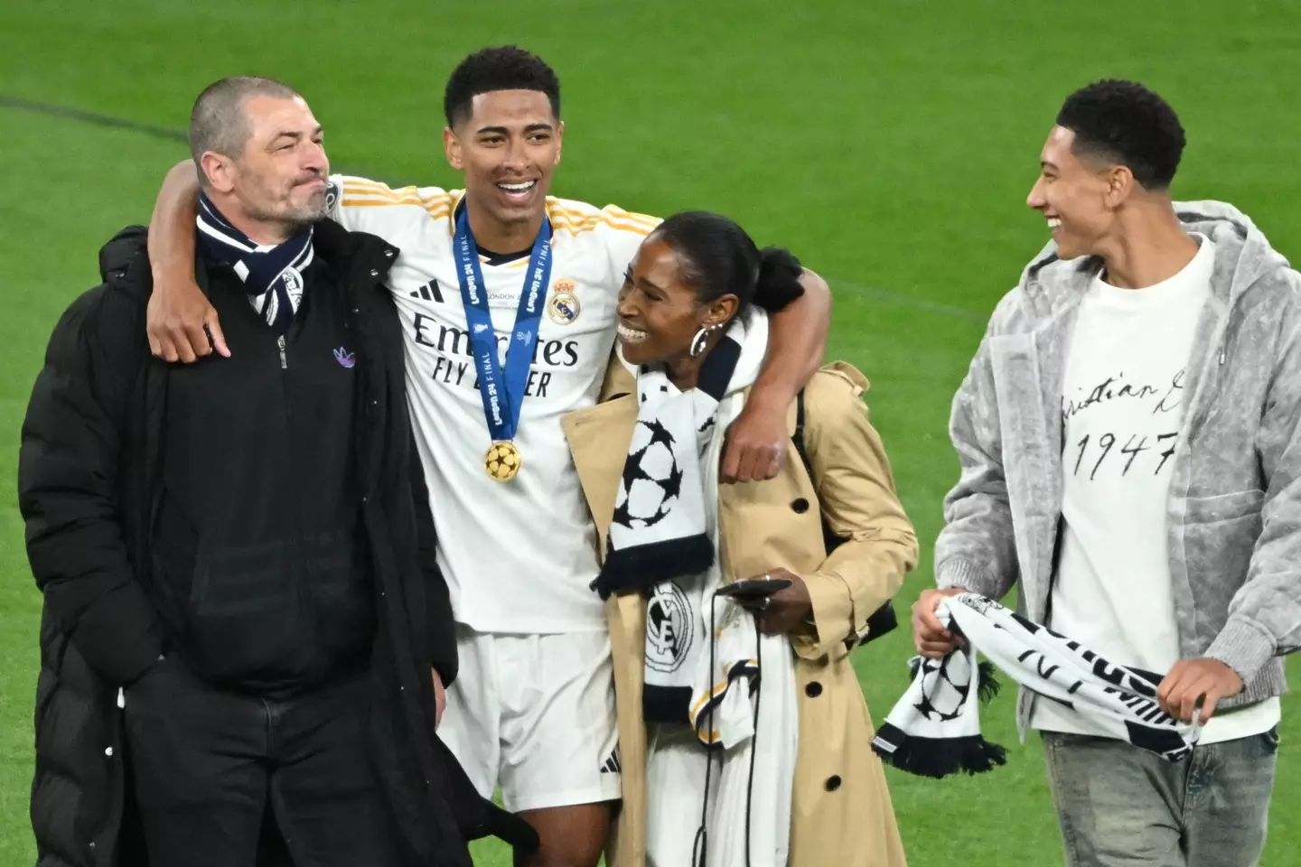 Jude Bellingham celebrates winning the Champions League with his parents. Image: Getty