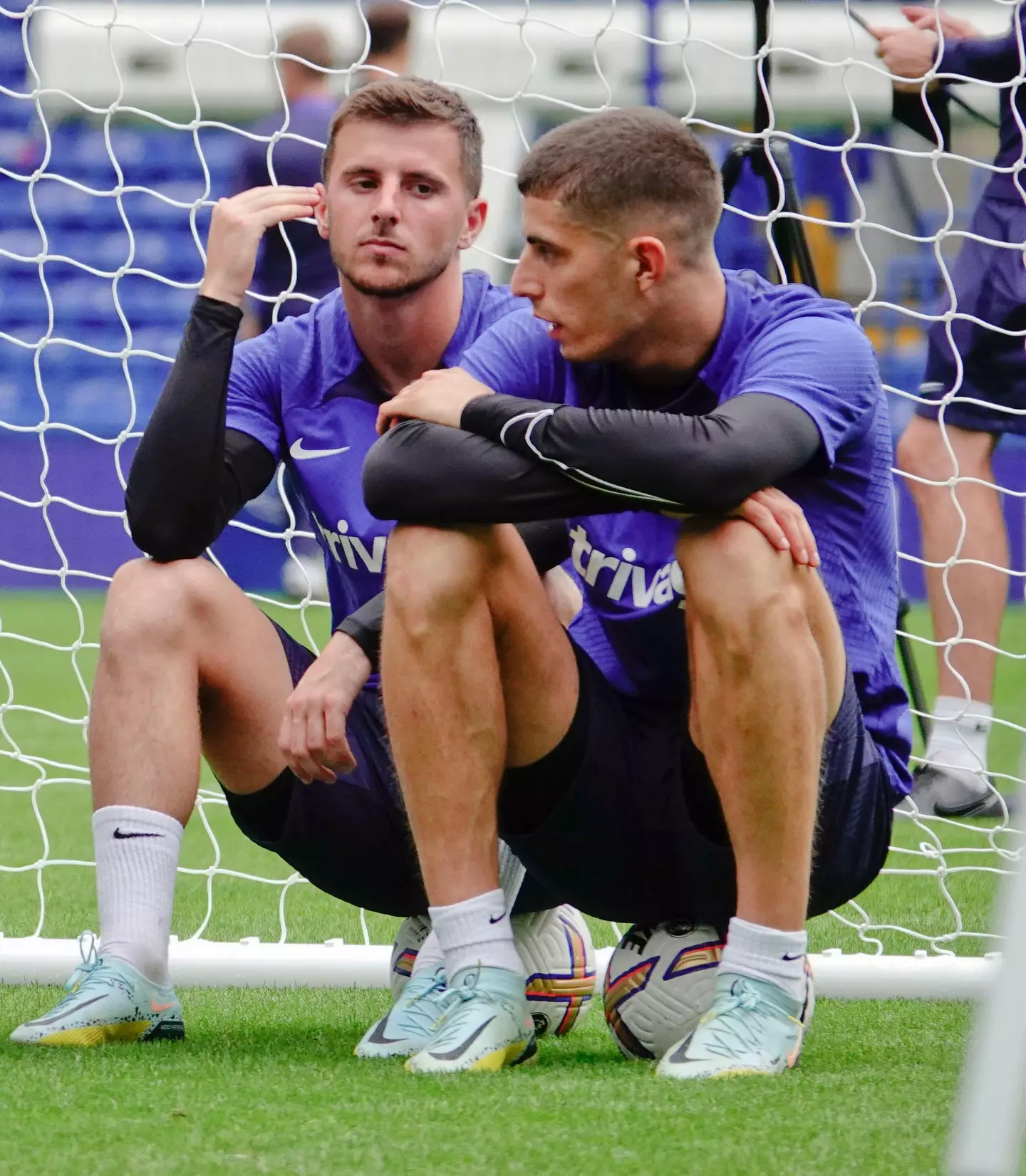 Chelsea Football Club first team players train at their home ground. (Alamy)