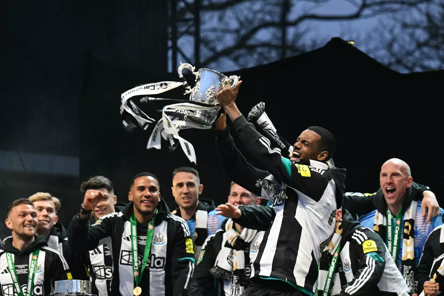 Alexander Isak won the Carabao Cup during his time at Newcastle United. Image: Getty