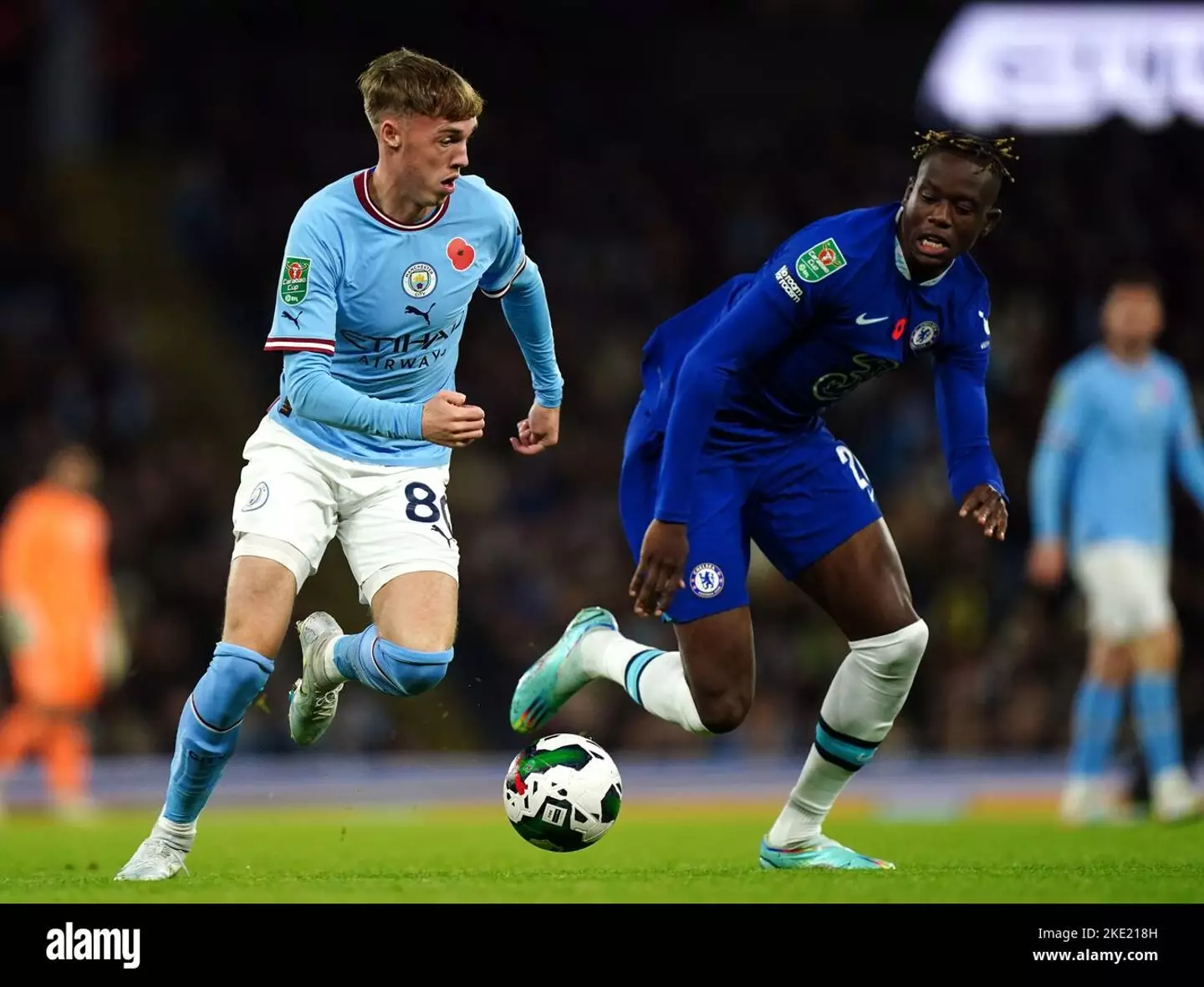 Manchester City's Cole Palmer and Chelsea's Denis Zakaria battle for the ball (PA Images / Alamy Stock Photo)