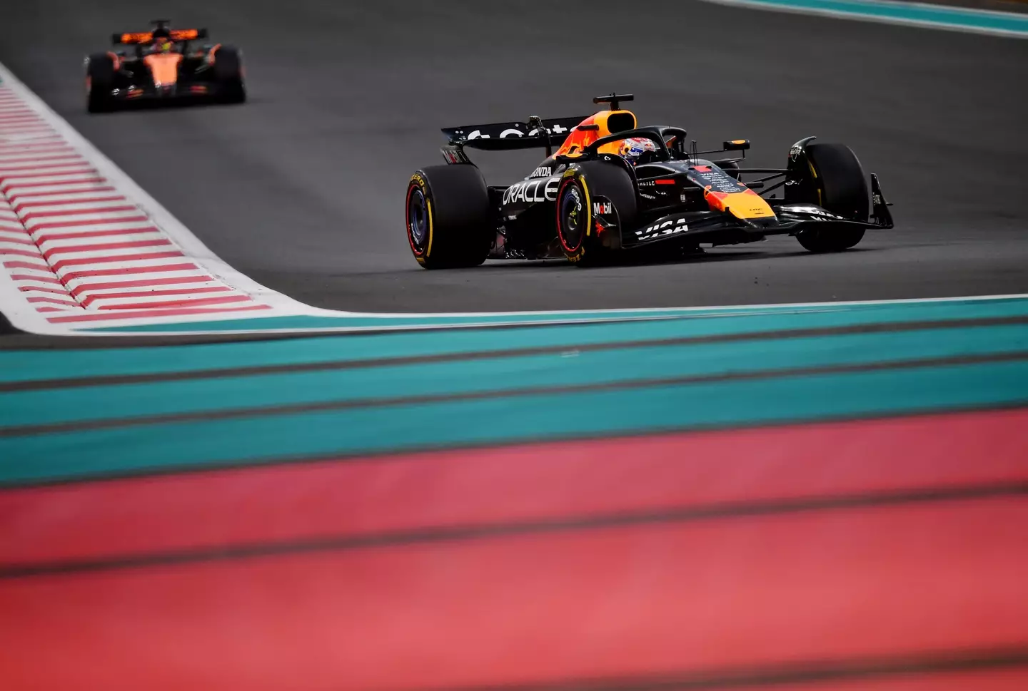 Max Verstappen pipped Oscar Piastri to win the Abu Dhabi Grand Prix. Image: Getty