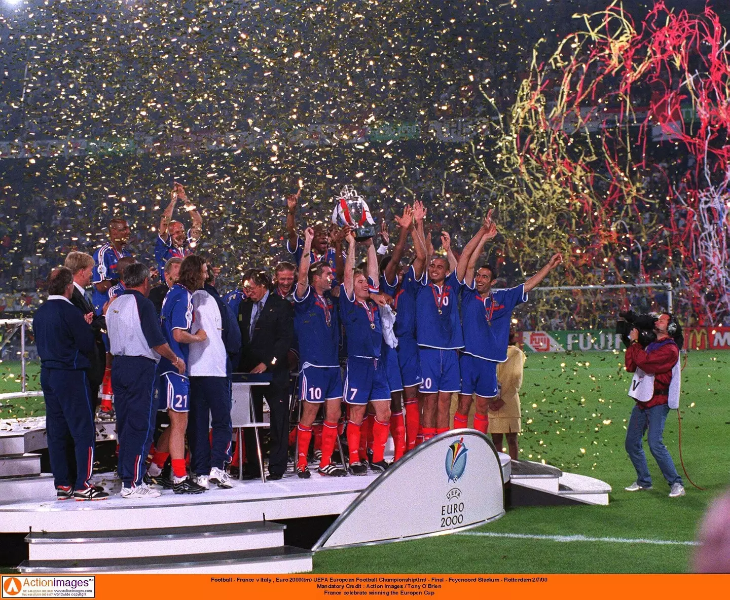 France celebrate their Euro 2000 triumph. Image: Alamy