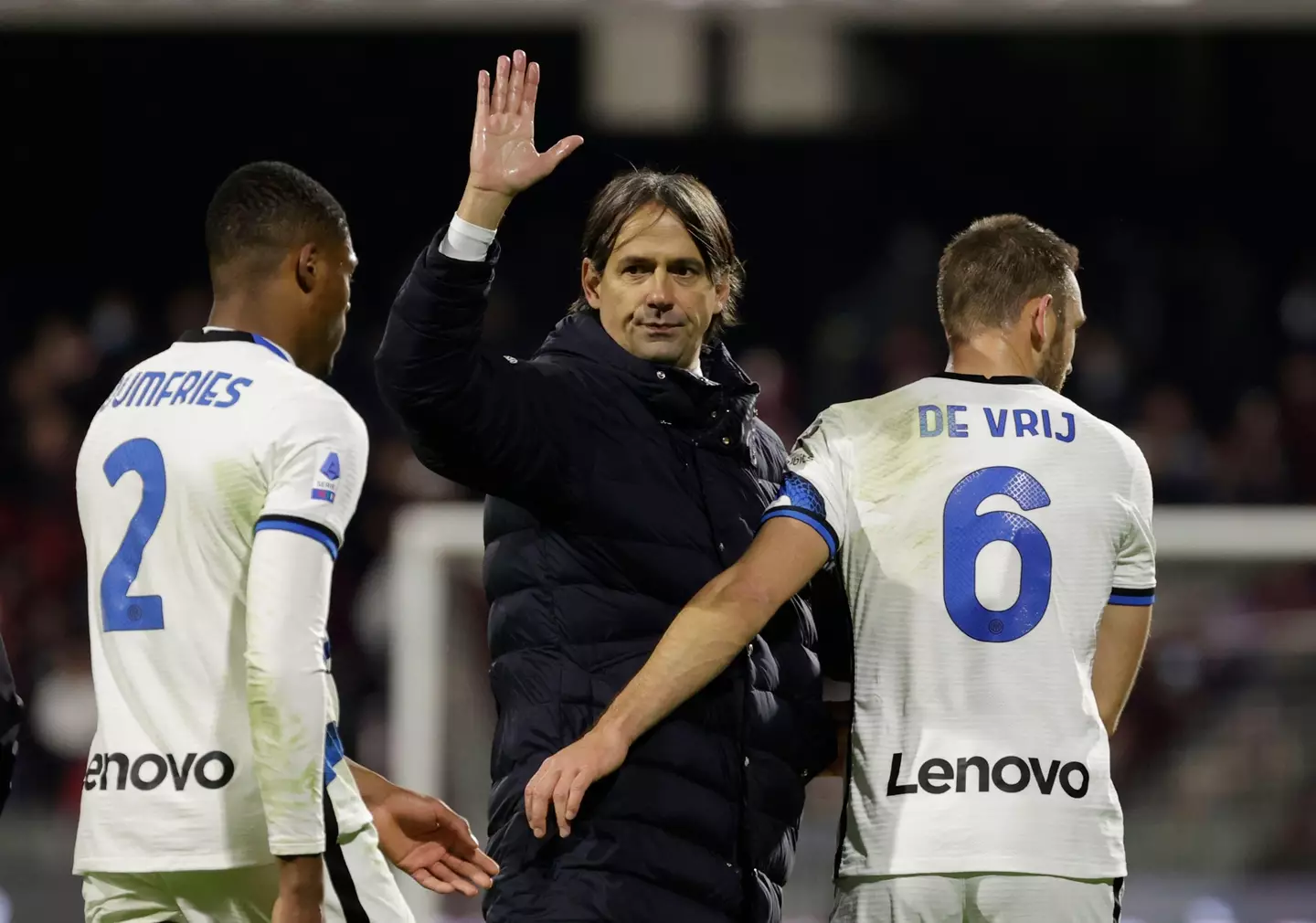 Inter Milan coach Simone Inzaghi celebrates with Stefan de Vrij and Denzel Dumfries . (Alamy)