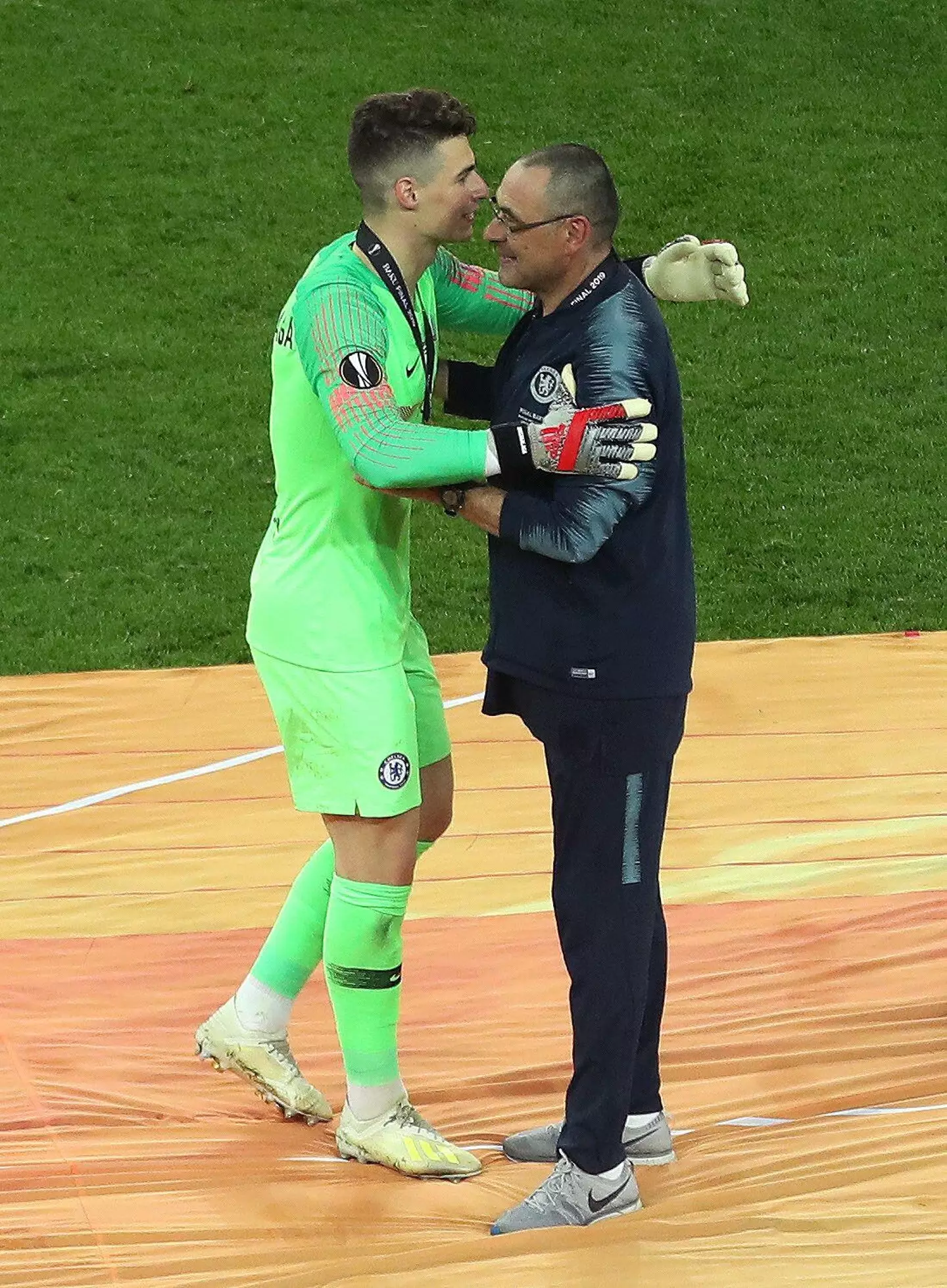 Chelsea manager Maurizio Sarri (right) and goalkeeper Kepa Arrizabalaga celebrate winning the Europa League . (Alamy)