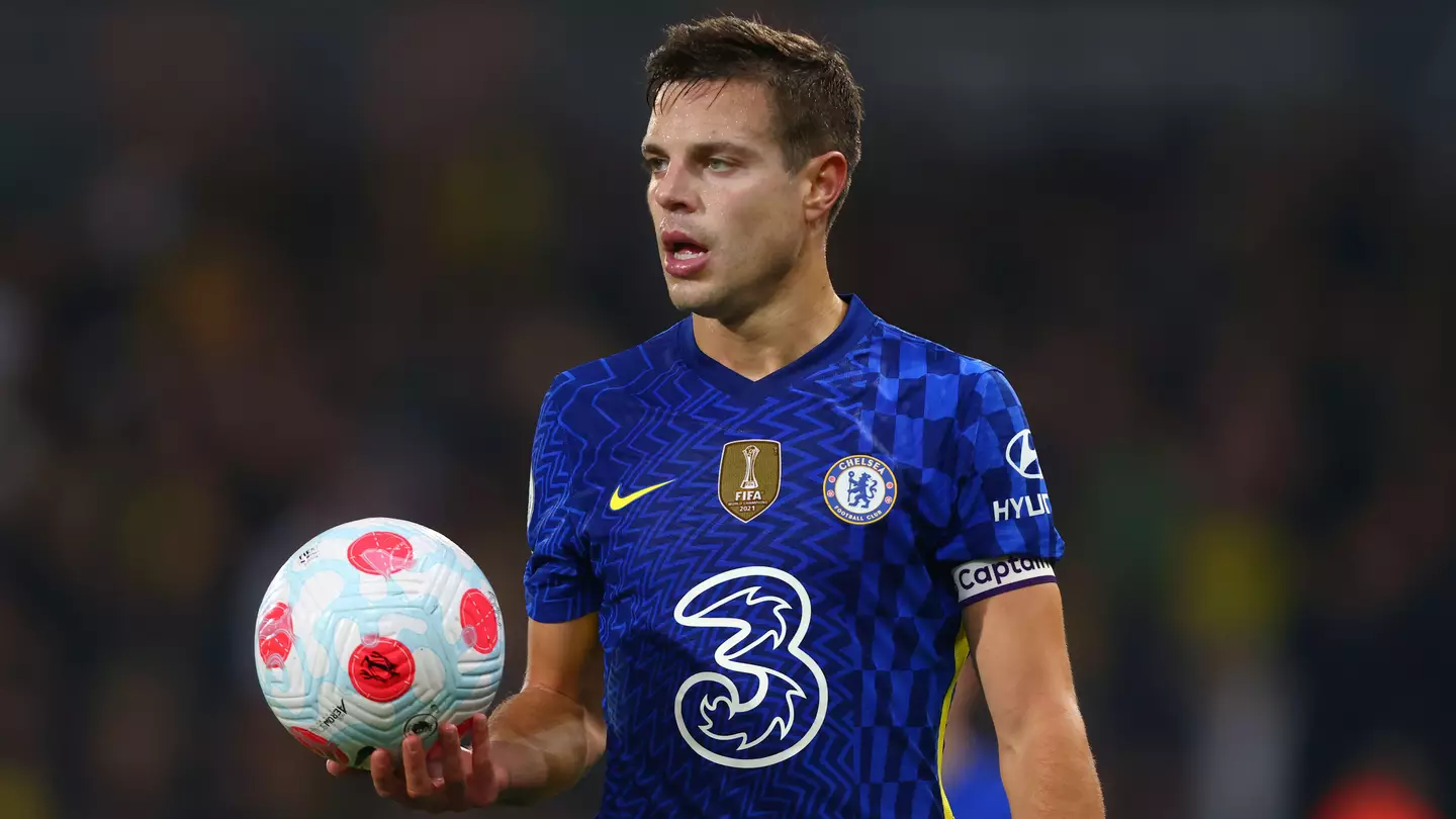 Chelsea captain Cesar Azpilicueta could renew his contract at the Blues. (Alamy)