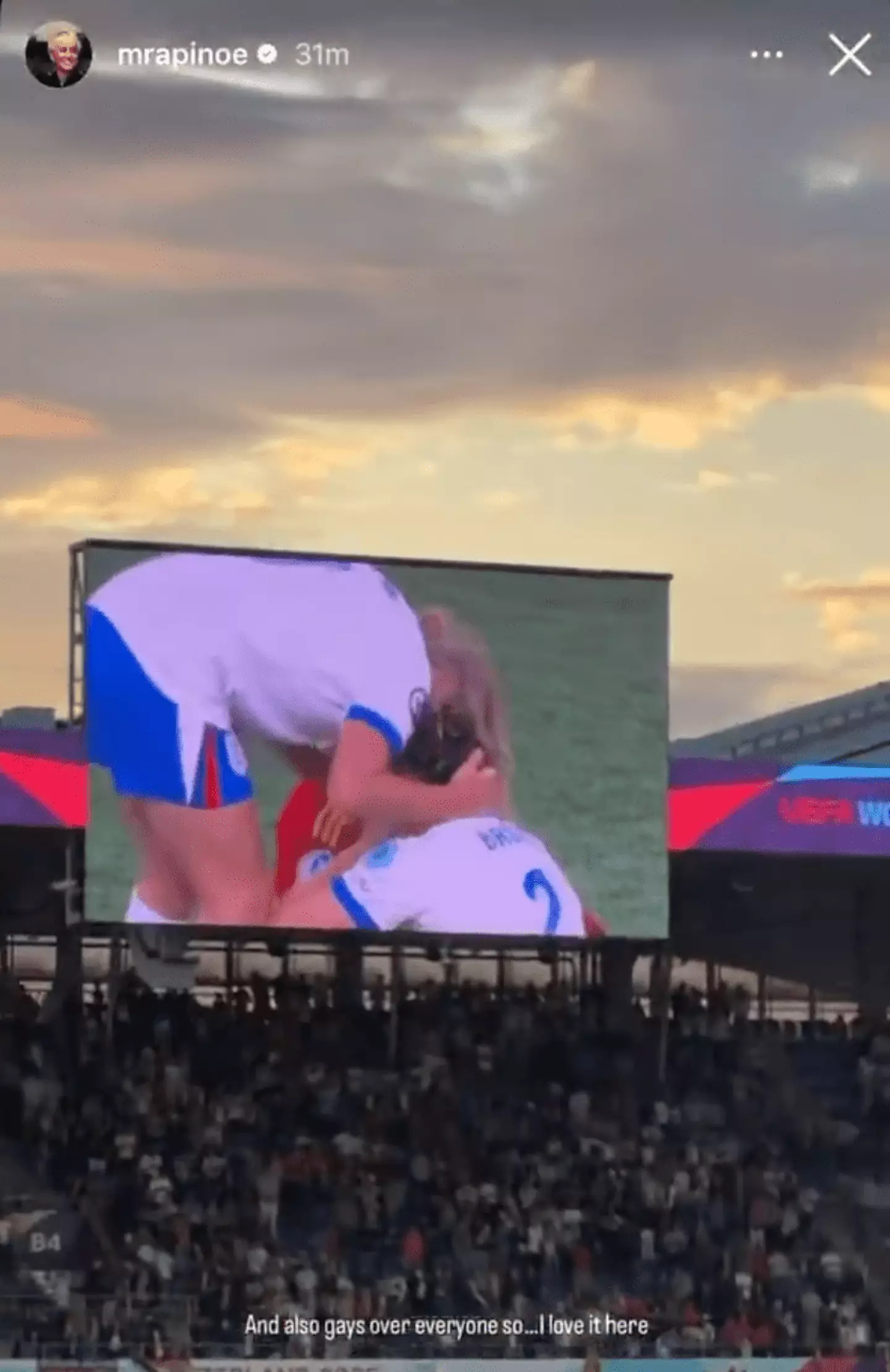 Image: Instagram/@mpinoe