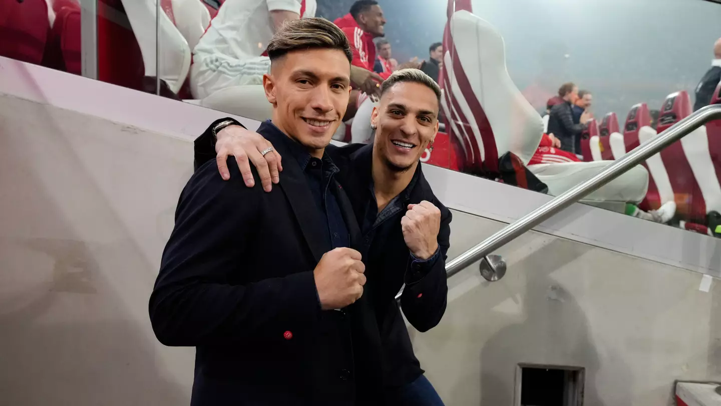 Antony compliments Lisandro Martinez's profile and reveals messages shared with Man United teammate