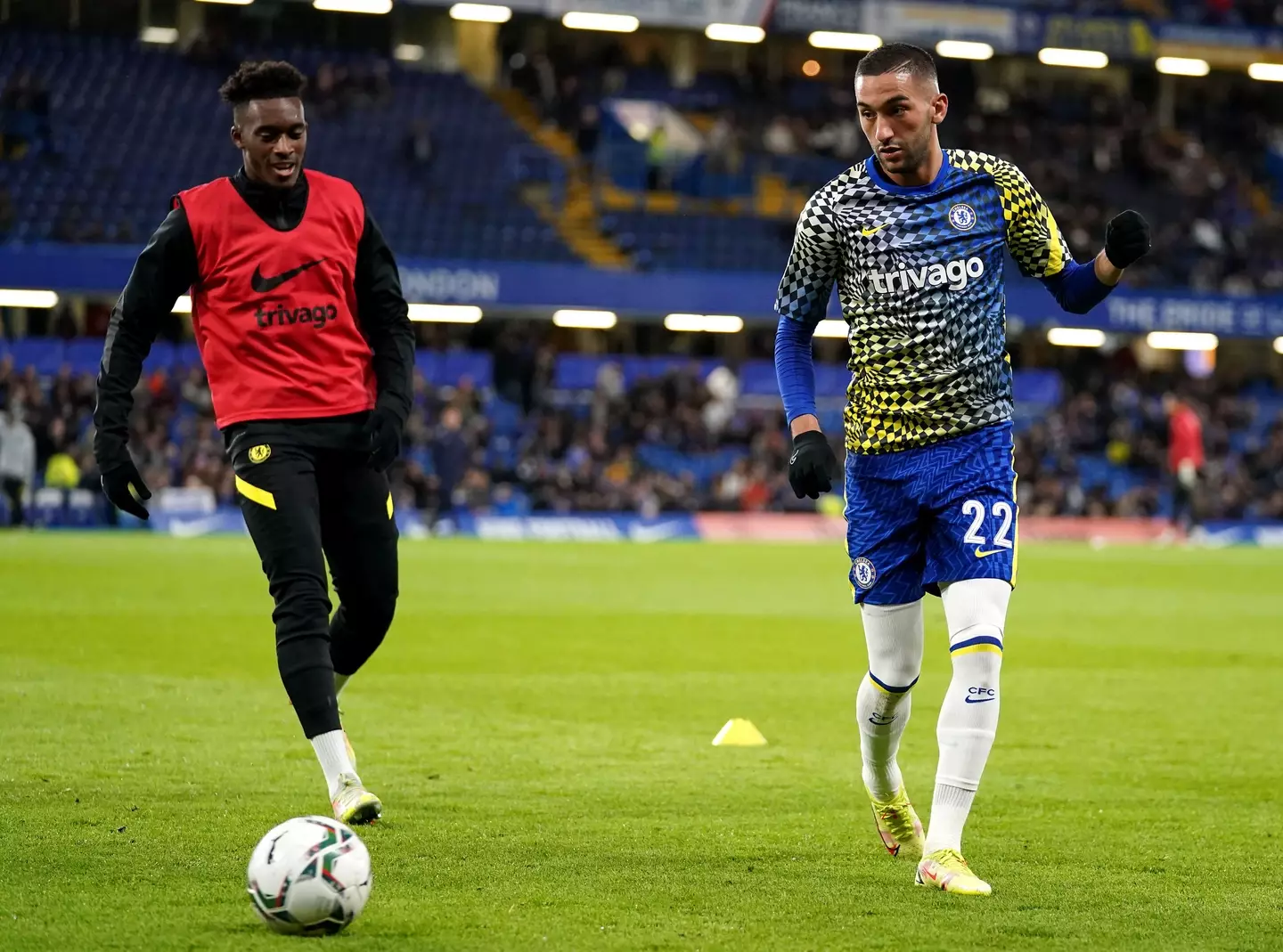 Chelsea's Callum Hudson-Odoi (left) and Hakim Ziyech warming up. (Alamy)