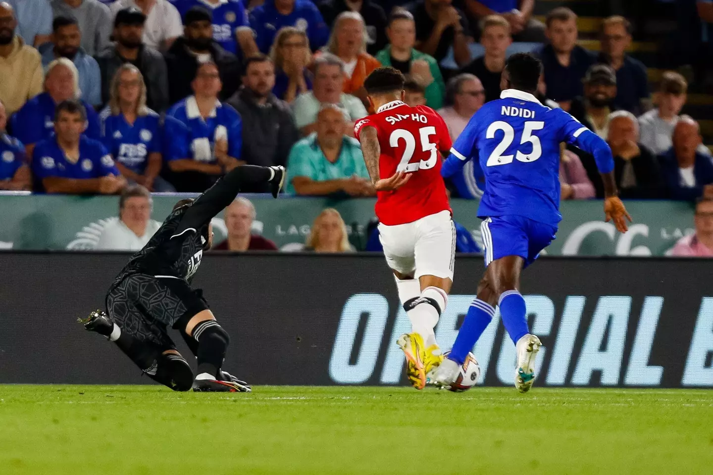 Jadon Sancho scored the winner at the King Power Stadium. (Alamy)