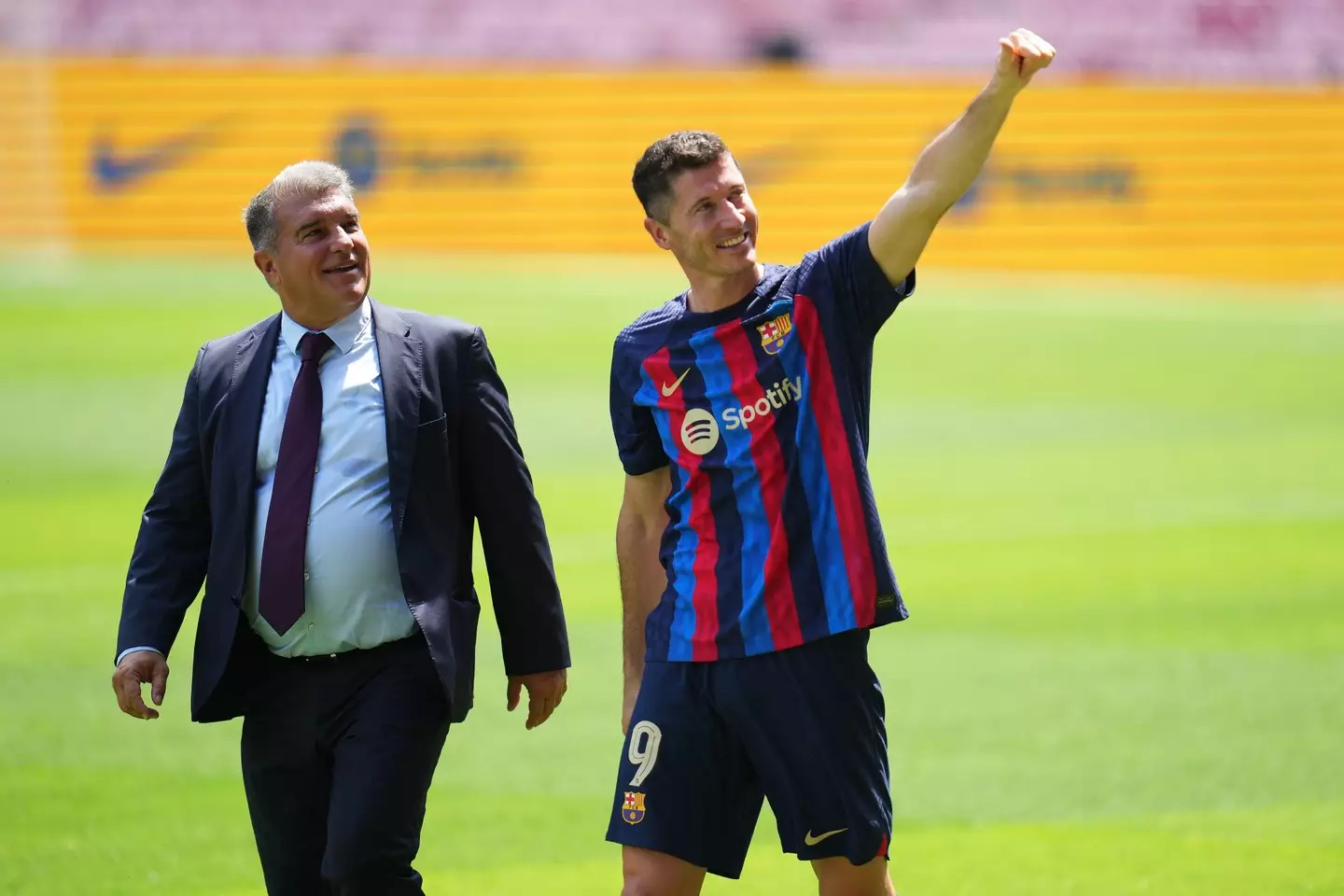 Maybe Lewandowski is waving to Depay to thank him for his 'understanding.' Image: Alamy