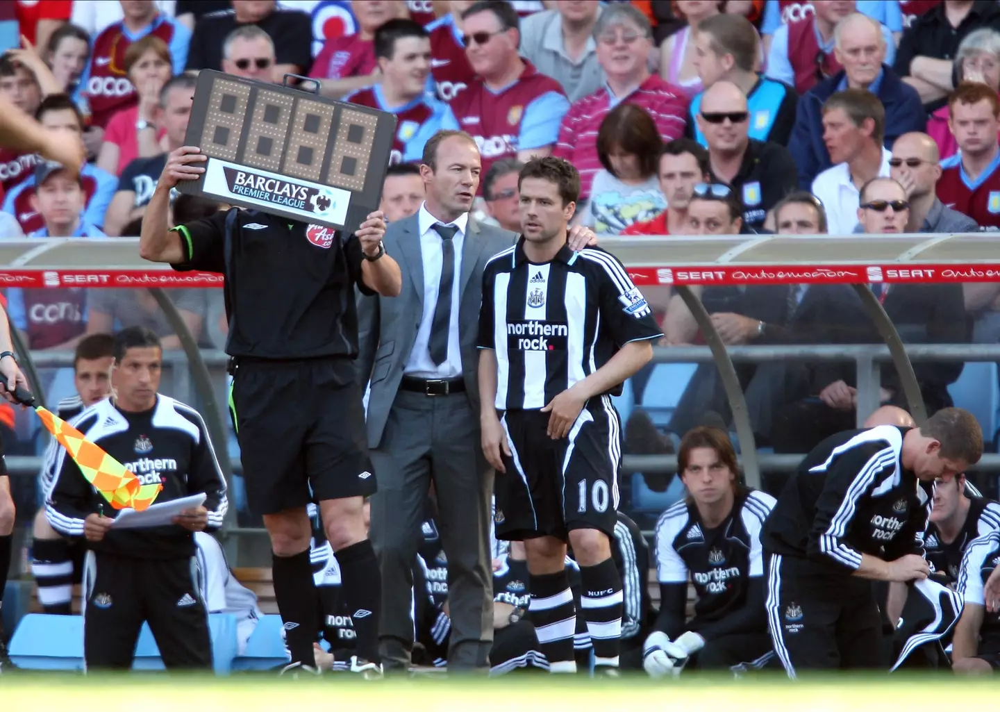 Alan Shearer and Michael Owen at Newcastle United. Image: Getty