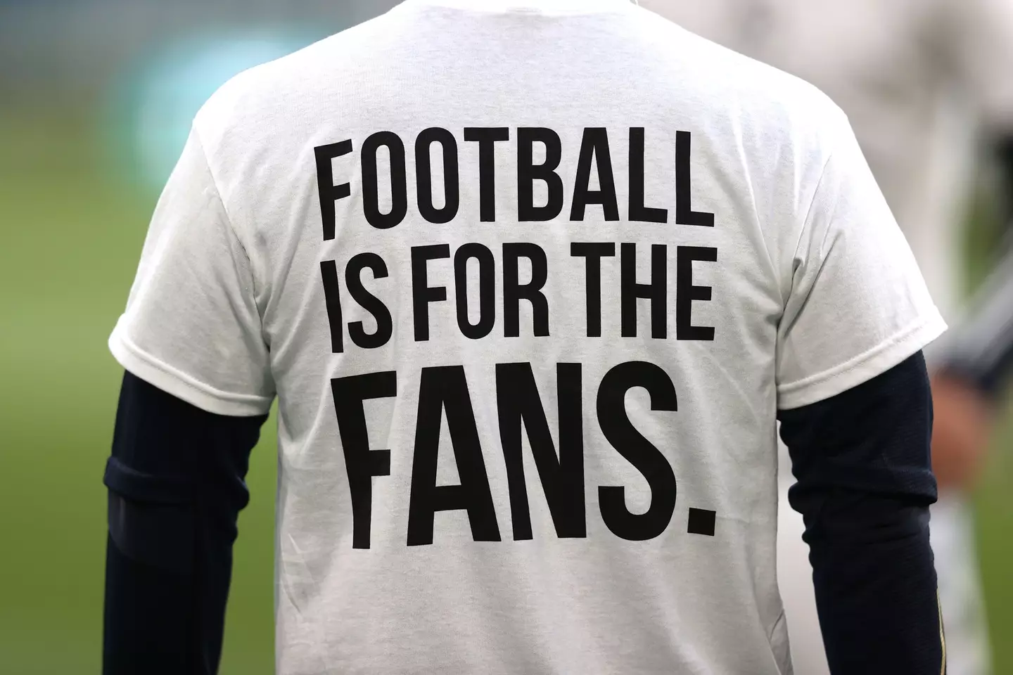 A Leeds United player wears a t-shirt in protest against the European Super League. Image: Alamy