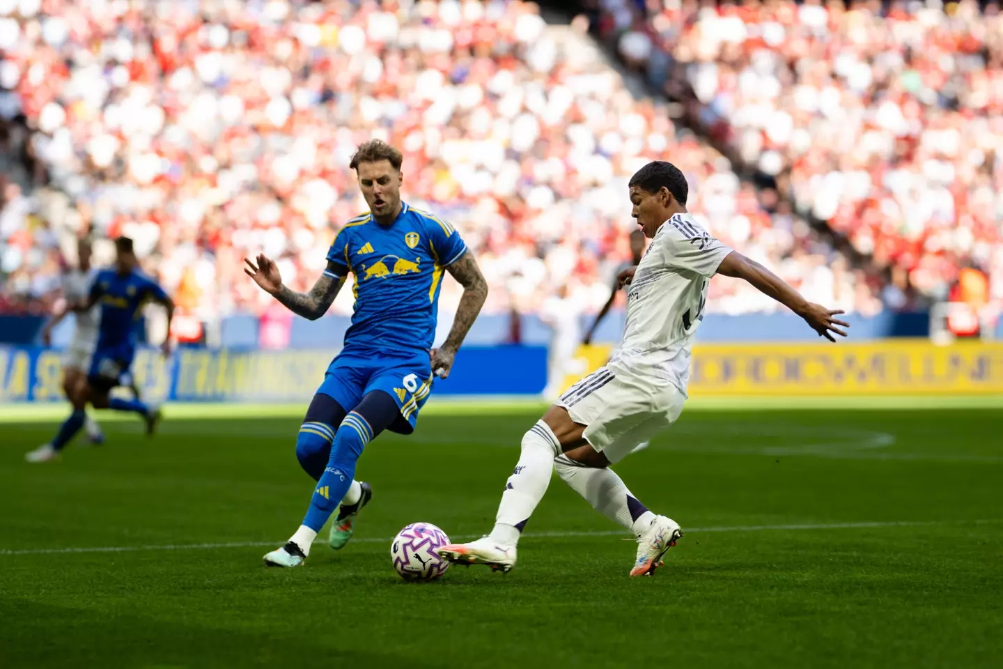 Leon got stuck in on his Manchester United debut. (Image: Getty)