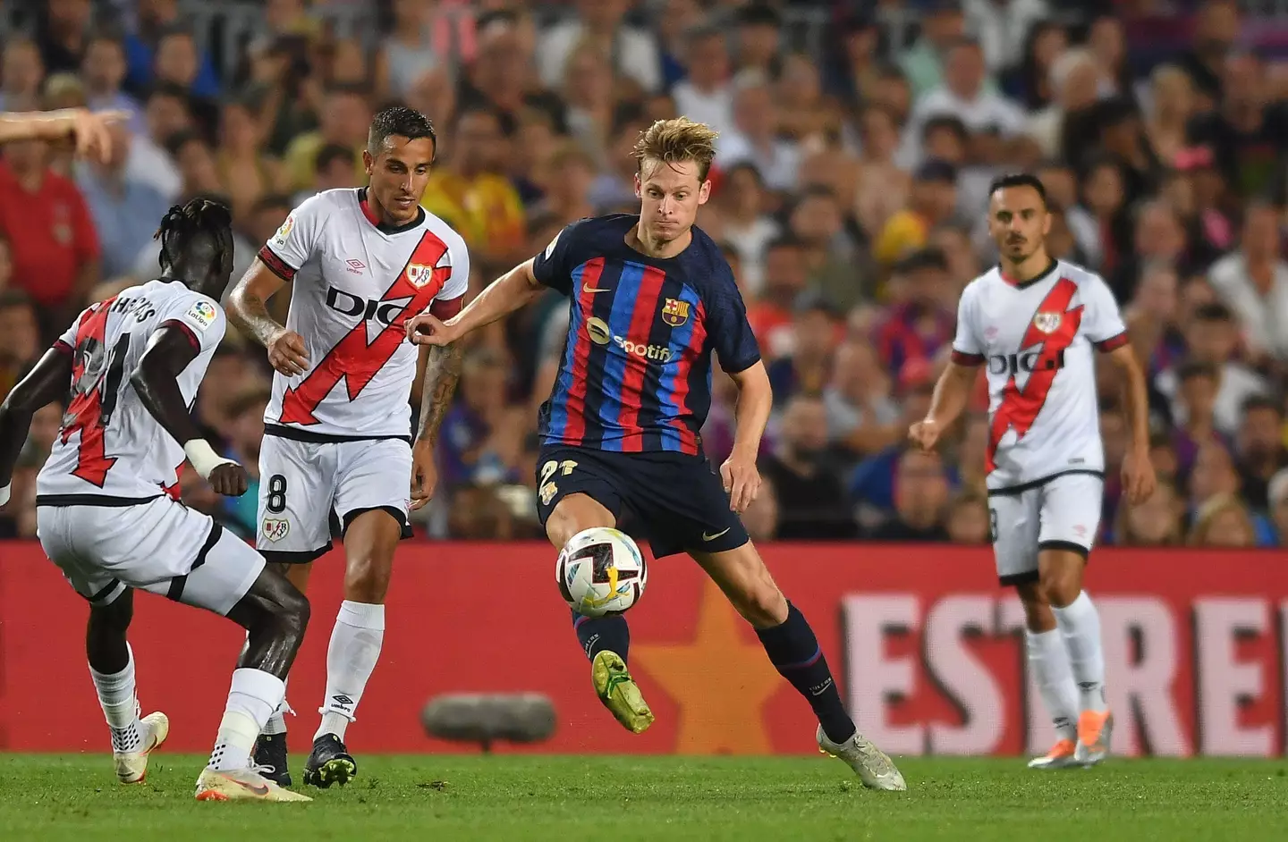 De Jong came off the bench against Vallecano. (Image