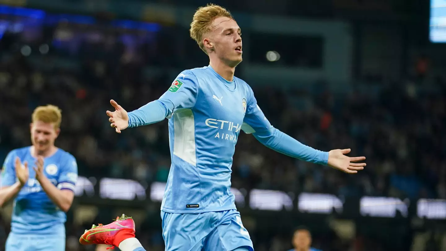 Kevin de Bruyne applauds Cole Palmer after his goal against Wycombe. Image: PA Images