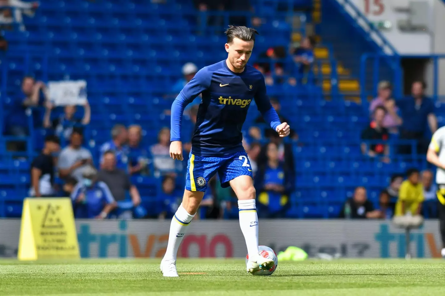 Ben Chilwell warming up for Chelsea at Stamford Bridge. (Alamy)