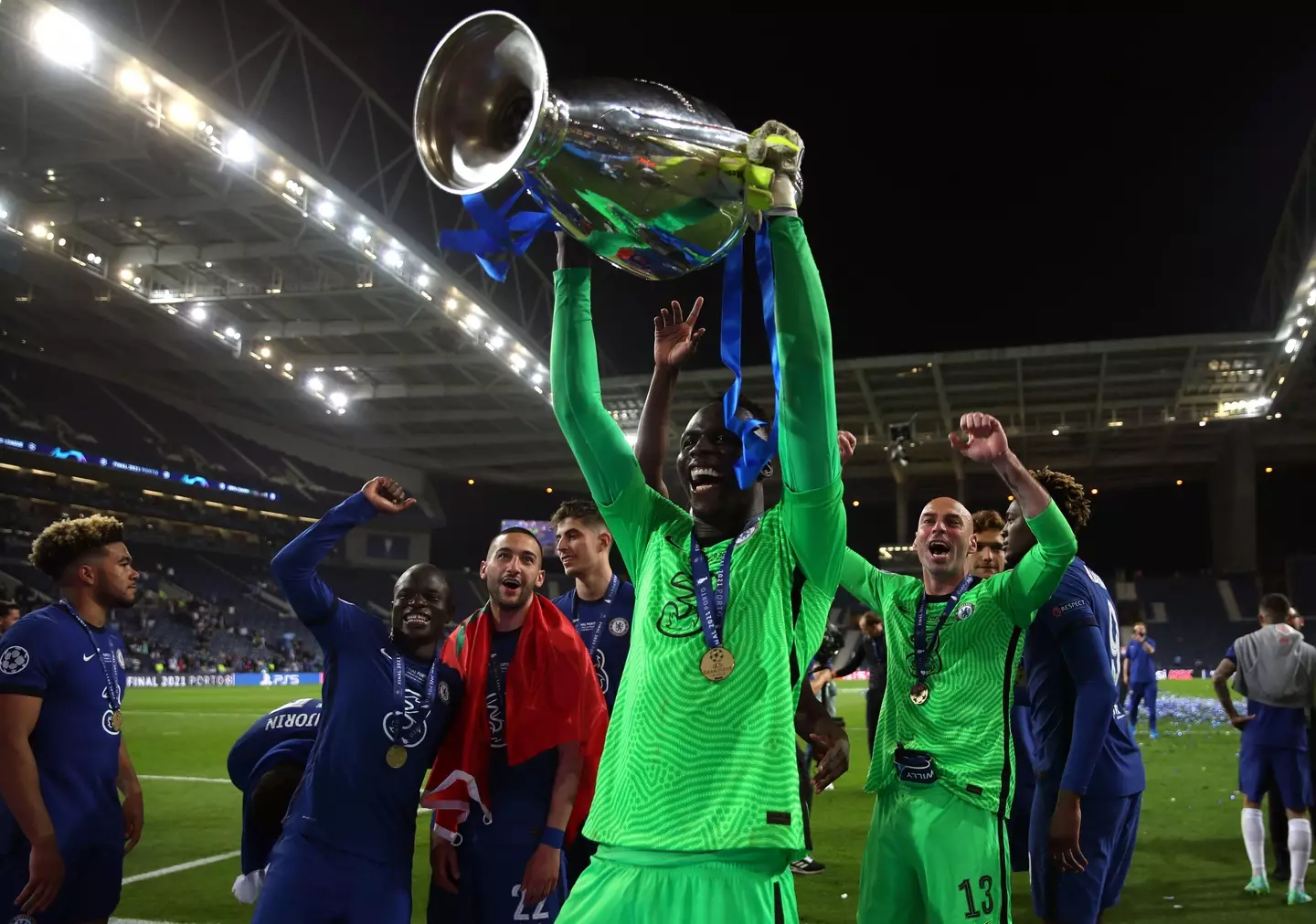 Chelsea's Edouard Mendy with the trophy following the UEFA Champions League final in 2021. (Alamy)