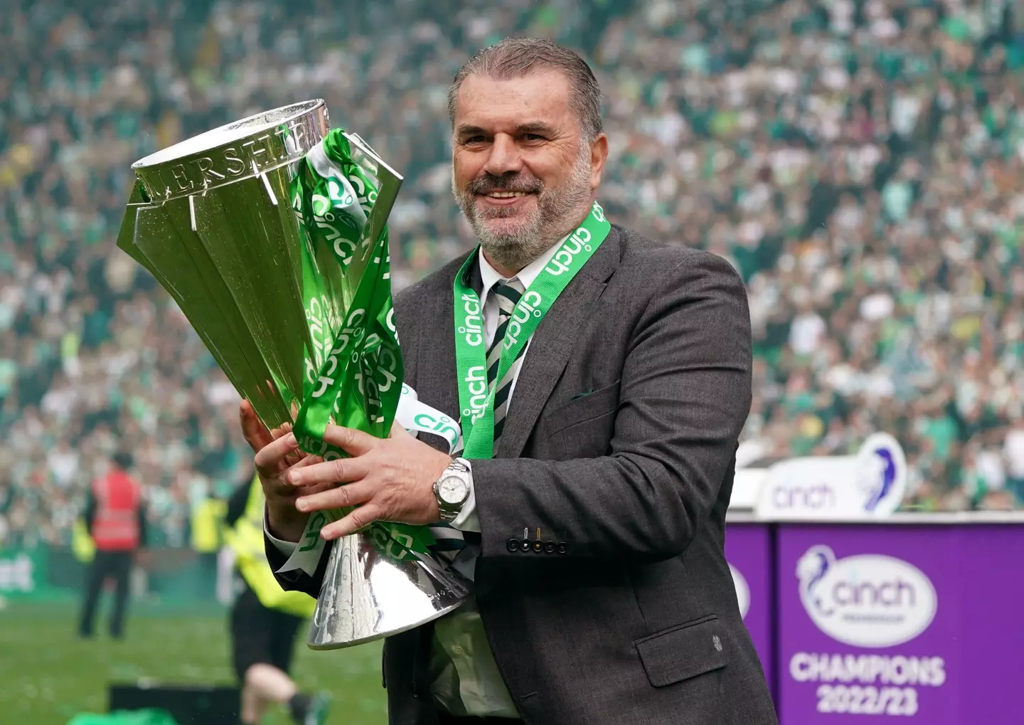  Angelos Postecoglou celebrates with the league trophy. Image: Alamy 