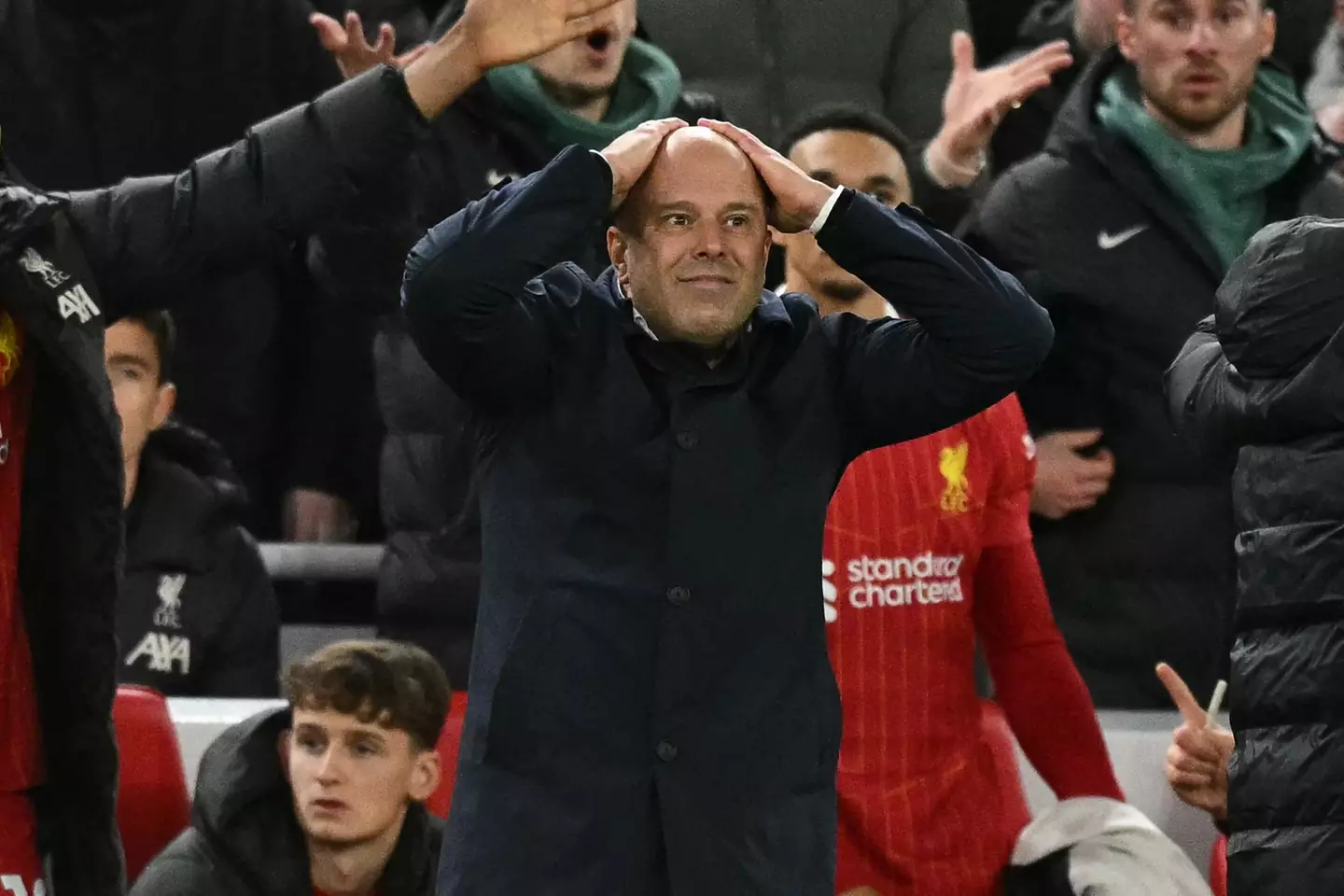 Arne Slot was not happy with some decisions during Liverpool vs Fulham. Image: Getty