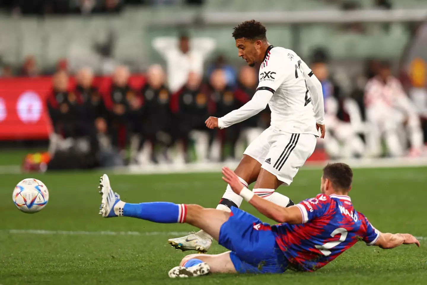 Jadon Sancho finishes against Crystal Palace. (Man Utd)