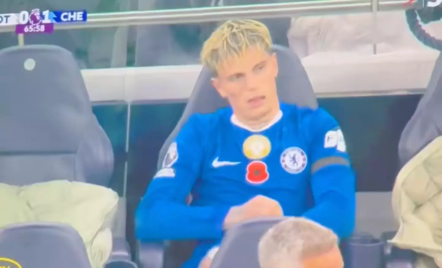 Garnacho returned to the Chelsea dugout after being substituted (Image: Premier League)