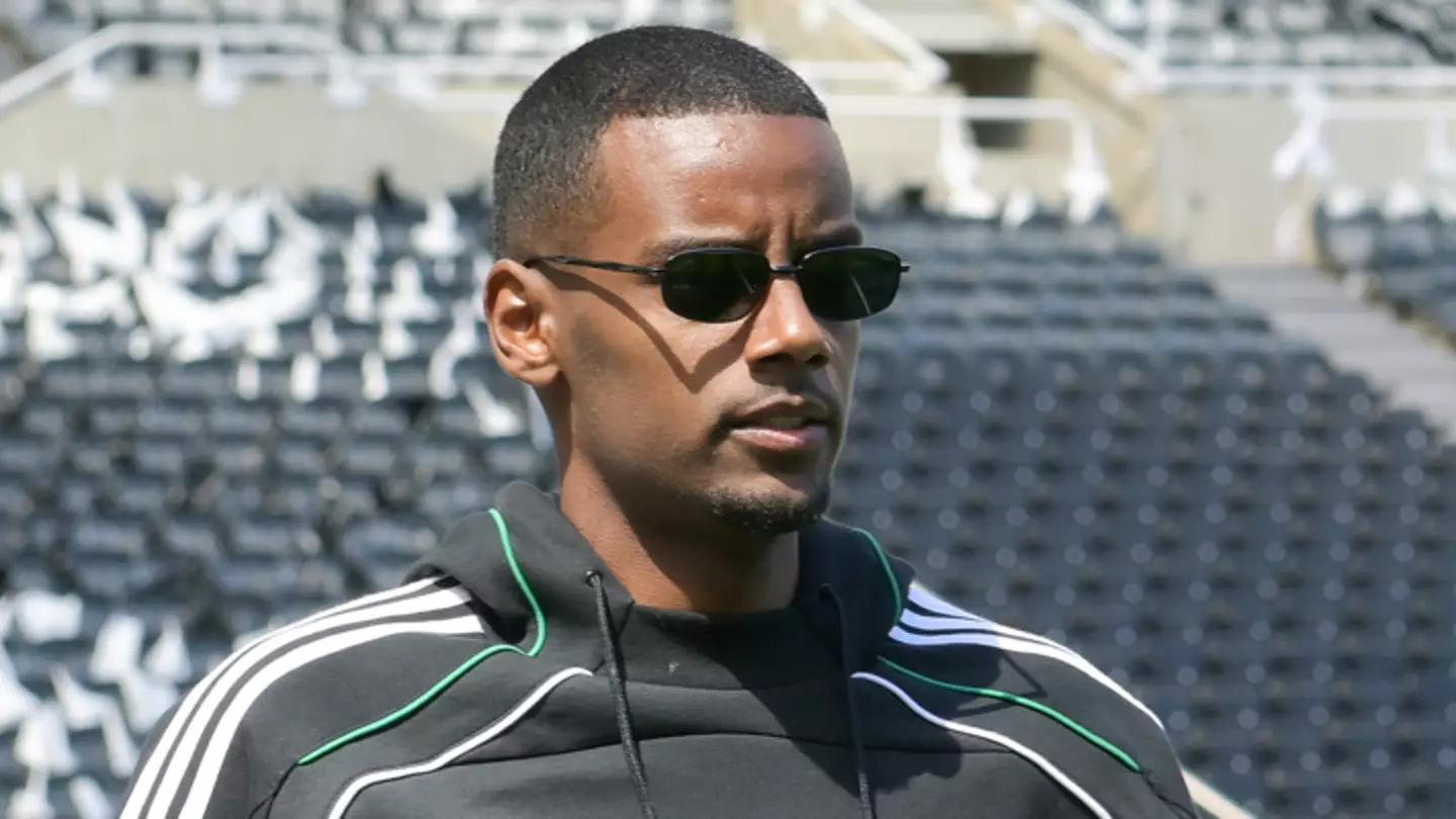 Alexander Isak transfer saga takes shock twist as Newcastle fans sent into meltdown by club statement