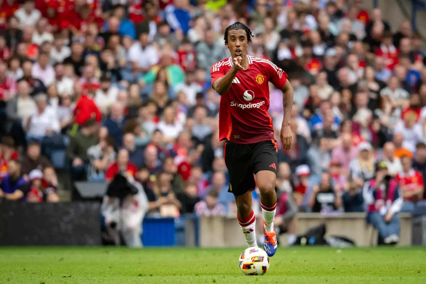 Leny Yoro in action for Manchester United. Image: Getty