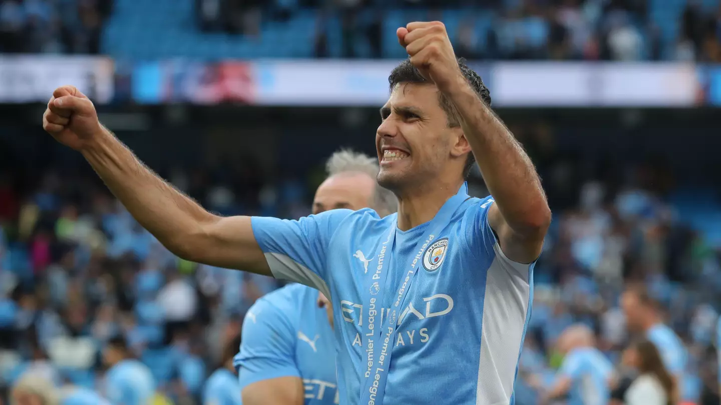 Rodri celebrates winning the 2021/22 Premier League title