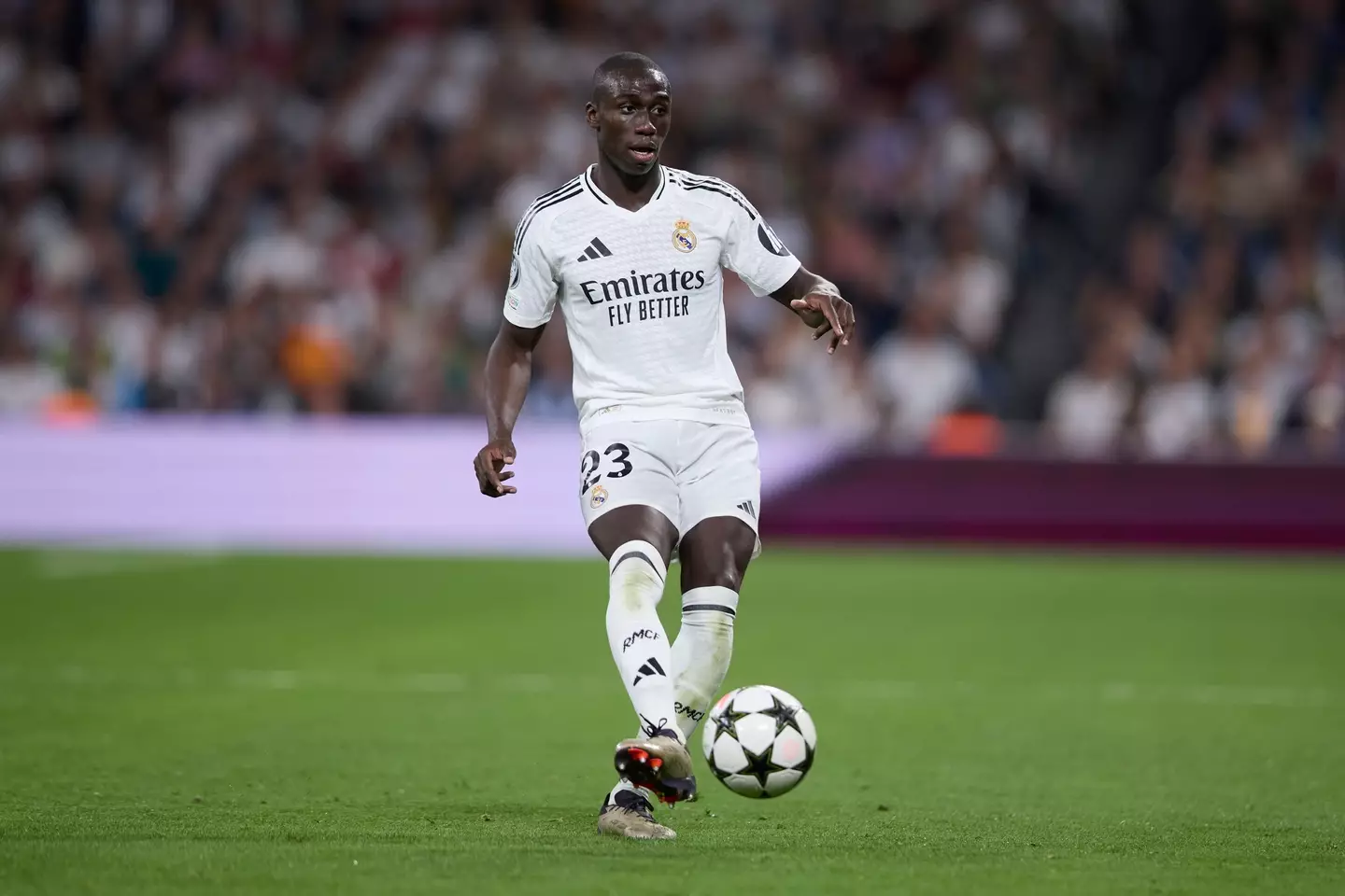 CĐV Real đòi tống cổ 1 cầu thủ sau thảm bại trước Barca 2 Real Madrid fans give up on one player after thrashing by Barcelona -  Football News - SPORTbible