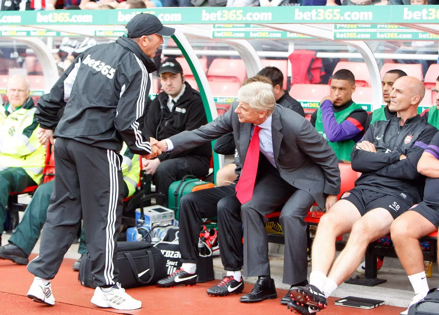 Tony Pulis and Arsene Wenger had many fierce battles in the Premier League. (Image
