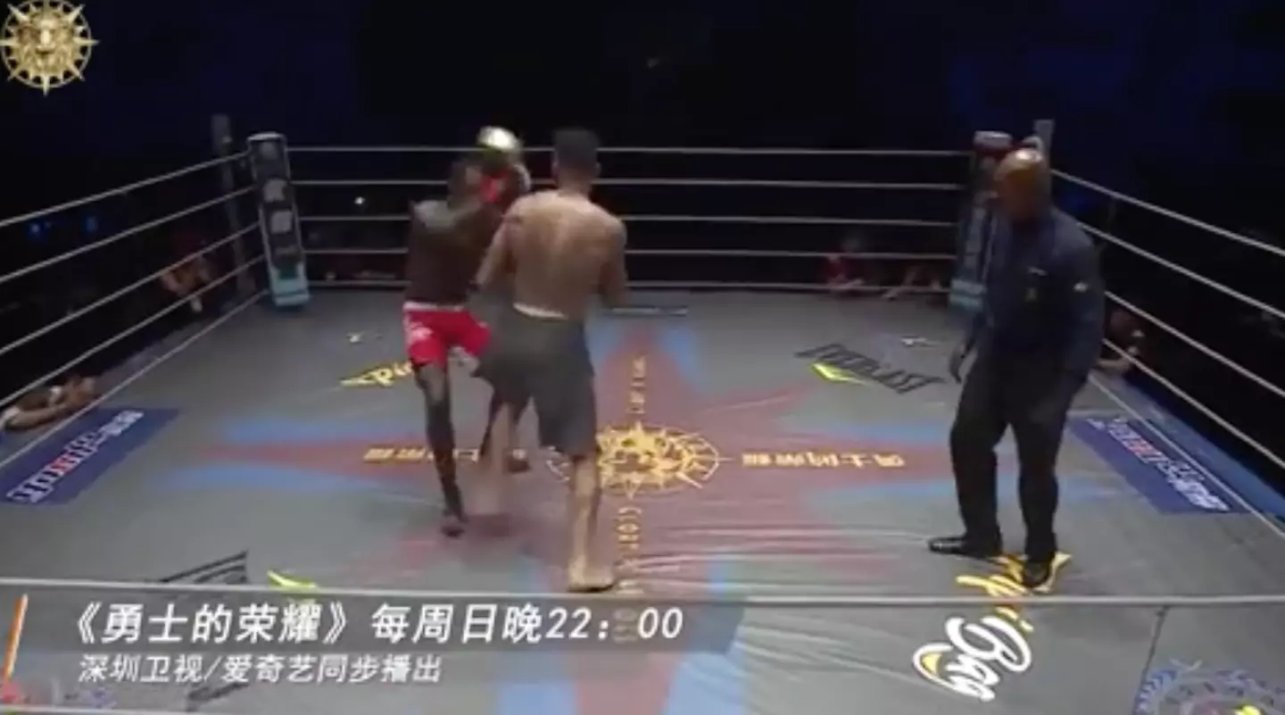 Adesanya goes down. Image: Glory of Heroes